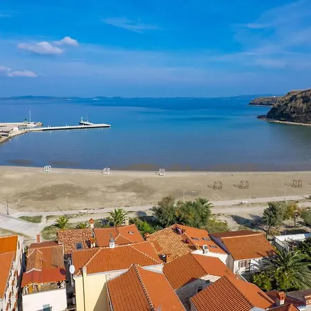 2 Bedroom Stunning In *