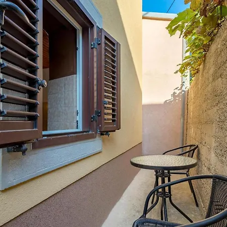 2 Bedroom Cozy Home In Susak Casa vacanze