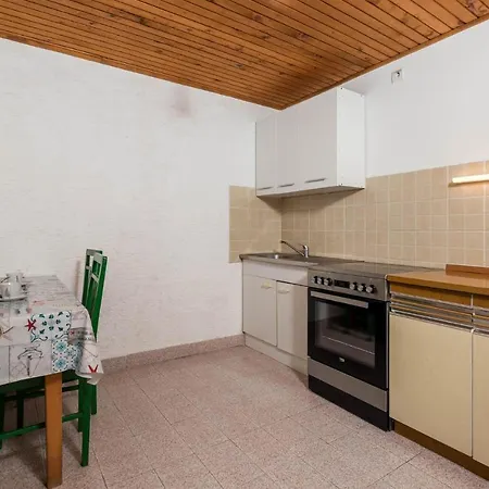 Casa vacanze 2 Bedroom Cozy Home In Susak Susak