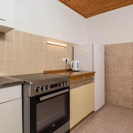 2 Bedroom Cozy Home In Susak