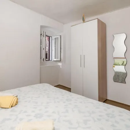 2 Bedroom Cozy Home In Susak Casa vacanze Susak