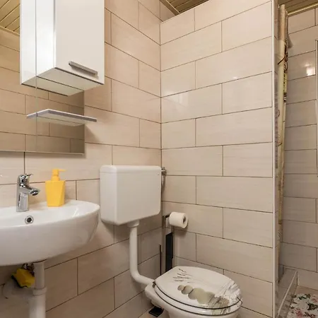 2 Bedroom Cozy Home In Susak Casa vacanze